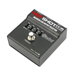 Radial HotShot ABo, Latching footswitch toggles one XLR input to two XLR outputs